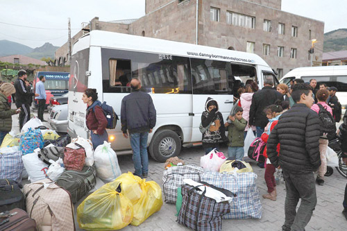 مفوض اللاجئين: أكثر من 100 ألف لاجئ وصلوا إلى أرمينيا 