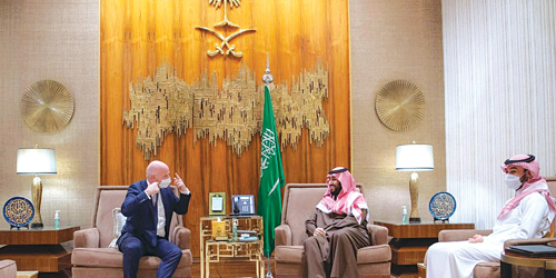 رئيس فيفا أعلن إقامة كأس العالم 2034 في المملكة العربية السعودية 