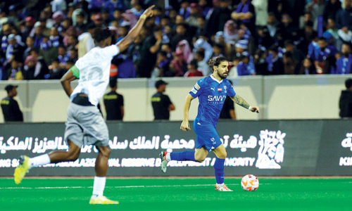  من مباراة الهلال والطائي