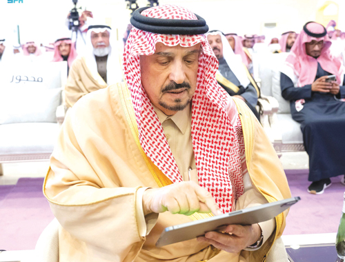  الأمير فيصل بن بندر يدشن عددا من المشروعات التنموية