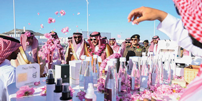 محافظ الطائف يدشن مهرجان مزارعي الورد الطائفي 