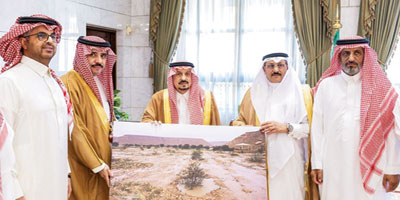 أمير منطقة الرياض يتسلم جائزة «العلم الأخضر الدولية» 