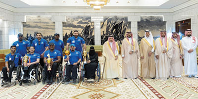 أمير منطقة الرياض يطلع على منجزات نادي ذوي الإعاقة 