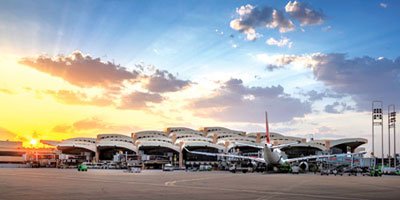 مطار الملك خالد الدولي الأول عالمياً التزاما بمواعيد الرحلات 