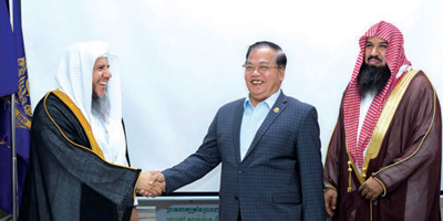 النائب الثاني لرئيس الوزراء الكمبودي ينوه بجهود المملكة في خدمة الإسلام 