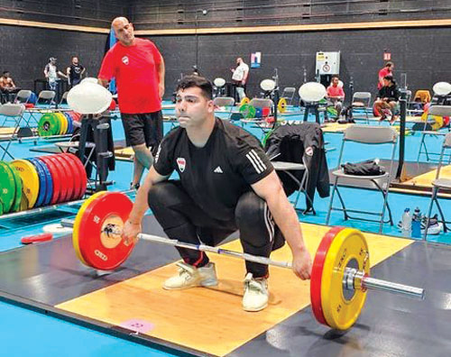 الرباع العراقي علي يسر بدأ تدريباته في القرية الأولمبية 