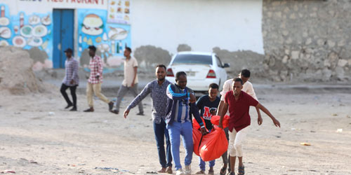 مقتل 32 شخصاً بهجوم على شاطئ في مقديشو 
