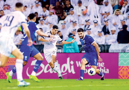 جانب من اللقاء الكبير بين البطلين.. الهلال والسد